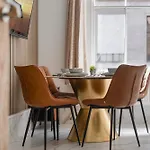 Chic 1-Bed Flat In The Heart Of Soho Wardour Street 1Wd