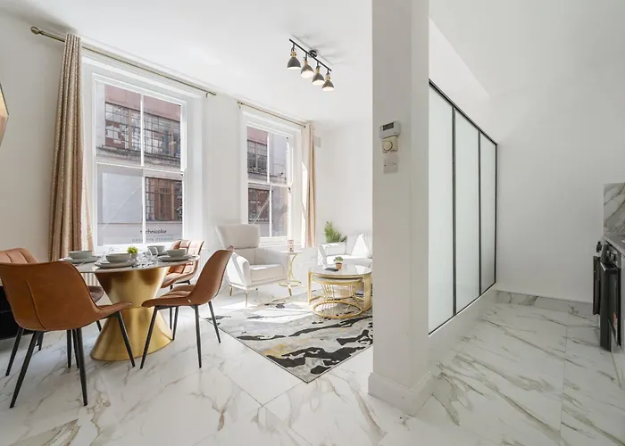 Chic 1-Bed Flat In The Heart Of Soho Wardour Street 1Wd