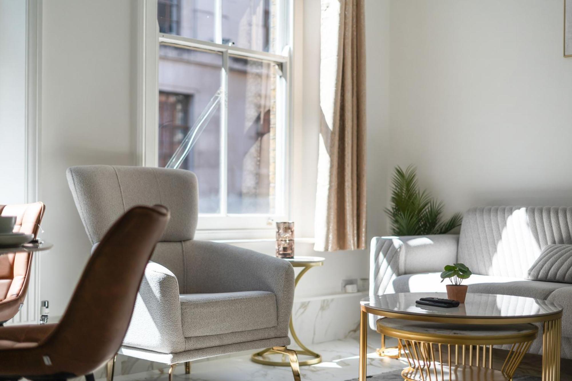 Apartment Chic 1-bed Flat In The Heart Of Soho Wardour Street 1wd *