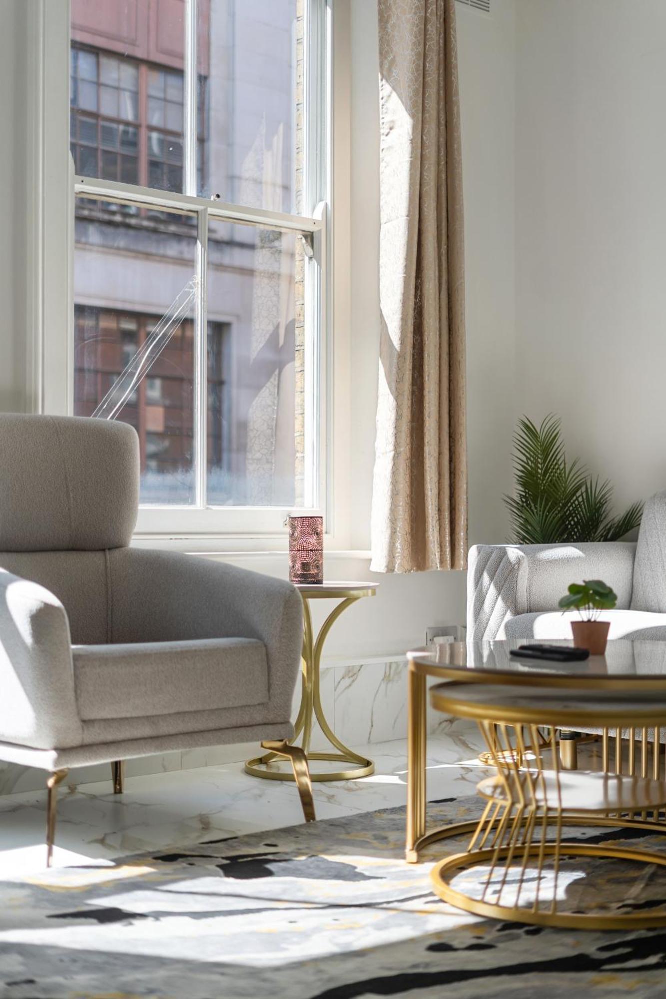 Chic 1-bed Flat In The Heart Of Soho Wardour Street 1wd Apartment London